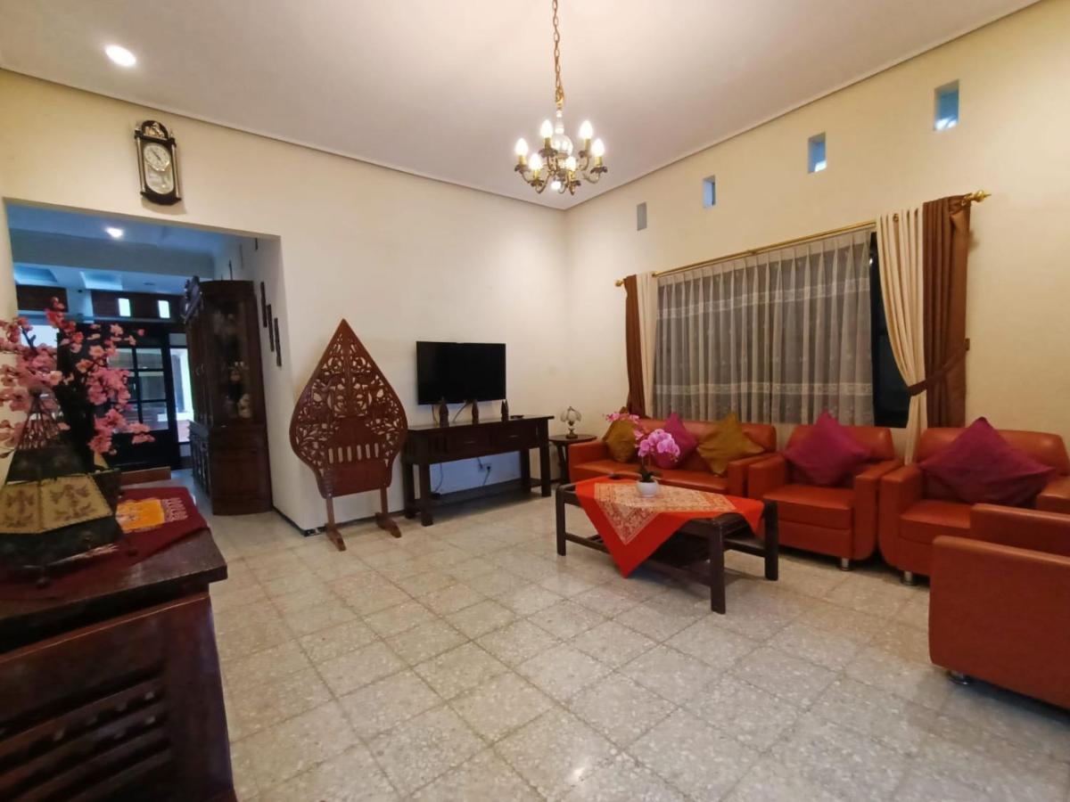 Rumah Kami Guest House Yogyakarta Ngoại thất bức ảnh