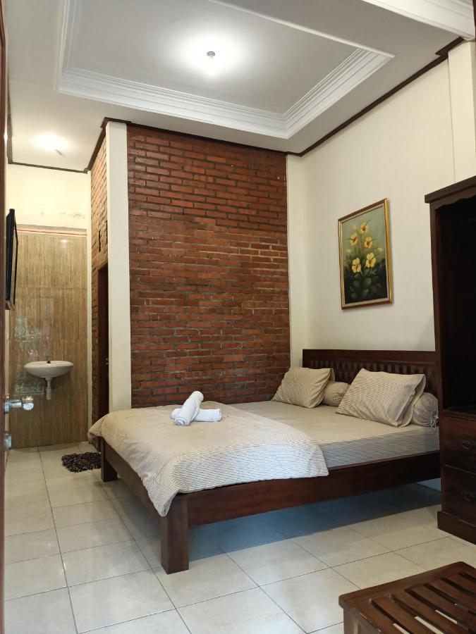 Rumah Kami Guest House Yogyakarta Ngoại thất bức ảnh